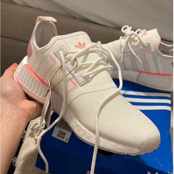 Adidas Women’s NMD R1 Originals (style GW5679) - Picture 2 of 6